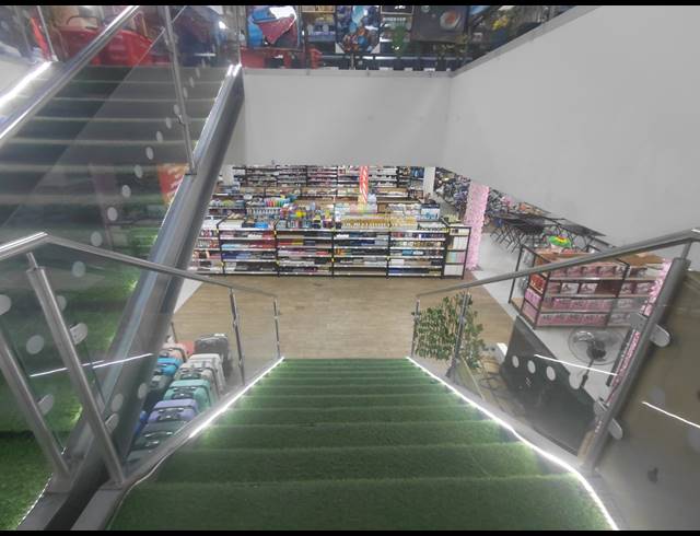 2,195M² RETAIL FOR SALE IN LONEHILL